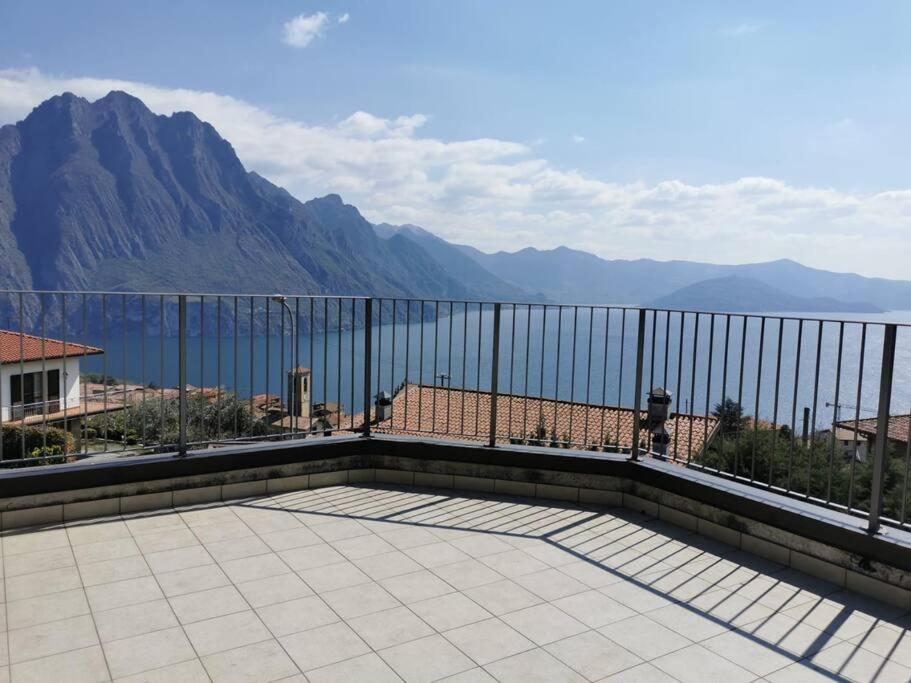 Patricia'S Apartment Riva di Solto Exterior photo